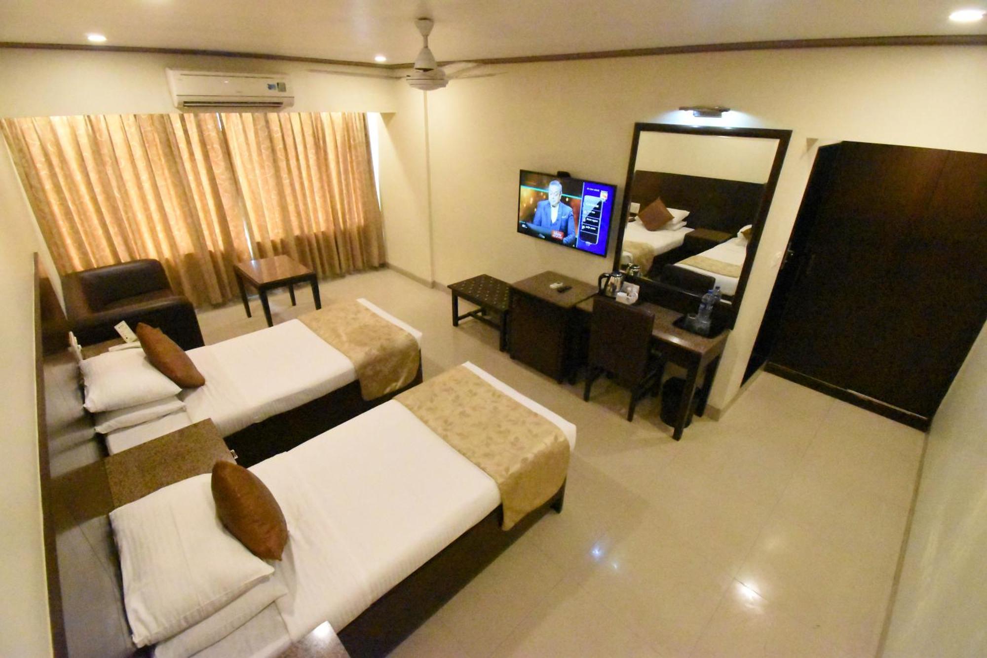 Kings International Juhu Mumbai Exterior foto