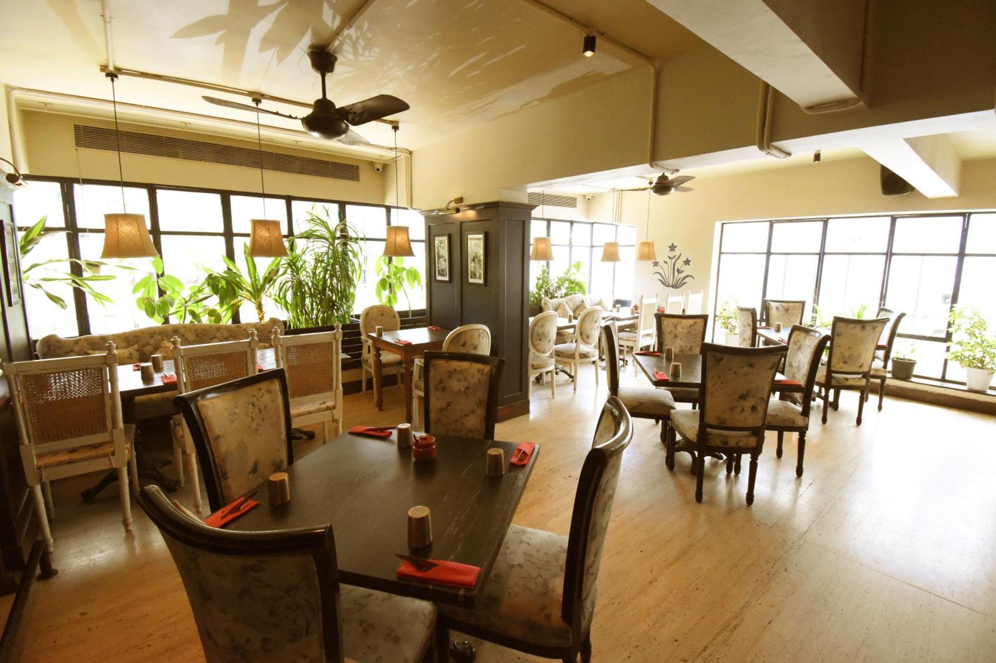 Kings International Juhu Mumbai Exterior foto