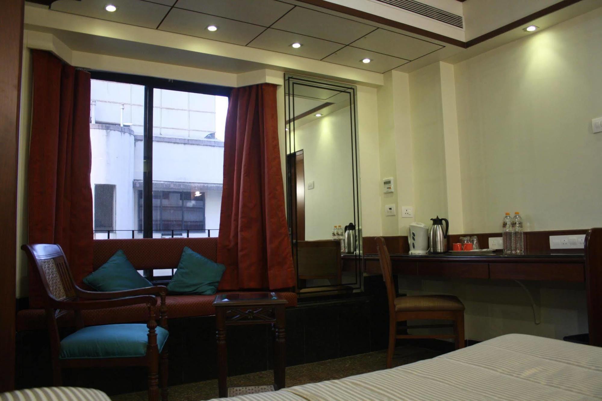 Kings International Juhu Mumbai Exterior foto