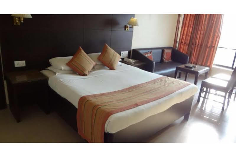 Kings International Juhu Mumbai Exterior foto